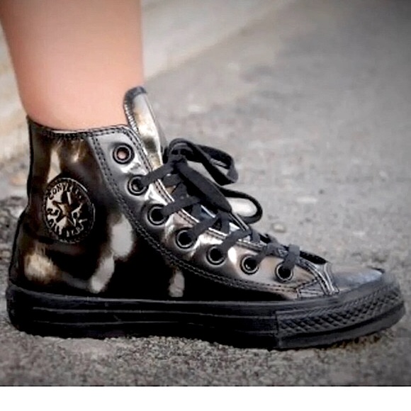 Converse High Top Leather Sneakers NIB - Picture 1 of 8
